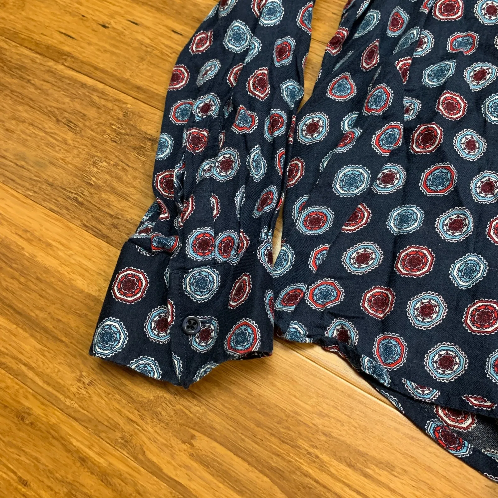 ARTISAN‎ NY Navy Blue Red Blue Floral Print Button Down Shirt Women's Size Large - Image 3