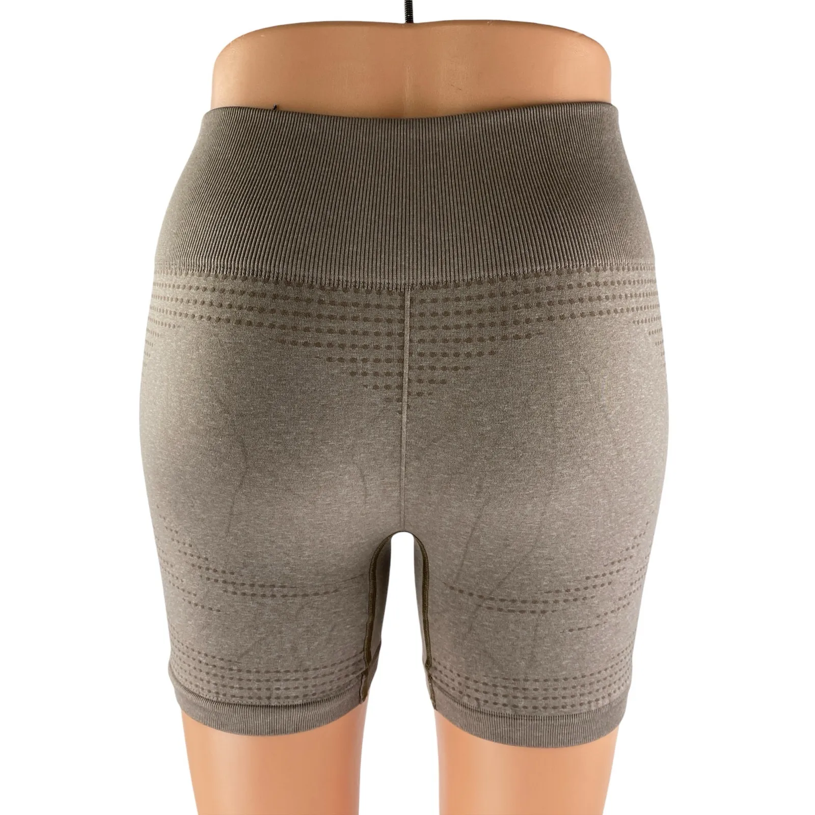 Gymshark Women's Tan Mid Rise Yoga Workout Running Athletic Biker Shorts Size S - Image 2