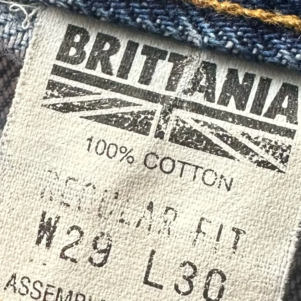 Brittania High Waist Cut Off Shorts Size 29 - Image 4