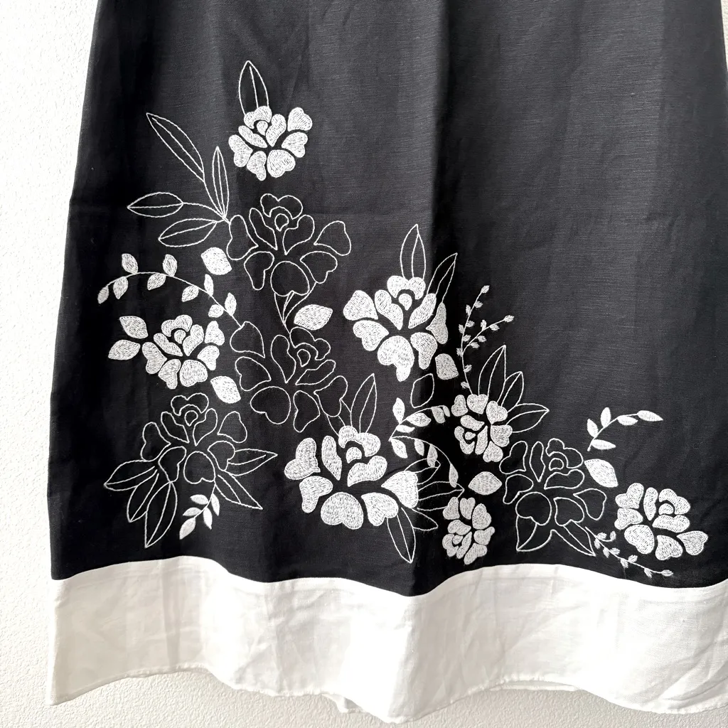 NWT Ann Taylor Black and White Embroidered Floral Linen Blend Skirt 4 - Image 10