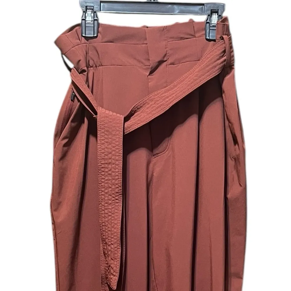 Athleta Skyline II Tie Waist Pants Size 6 in Cognac - Image 4