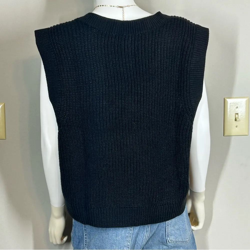 H&M  Divided Wide Sweater Vest - Black - Image 4