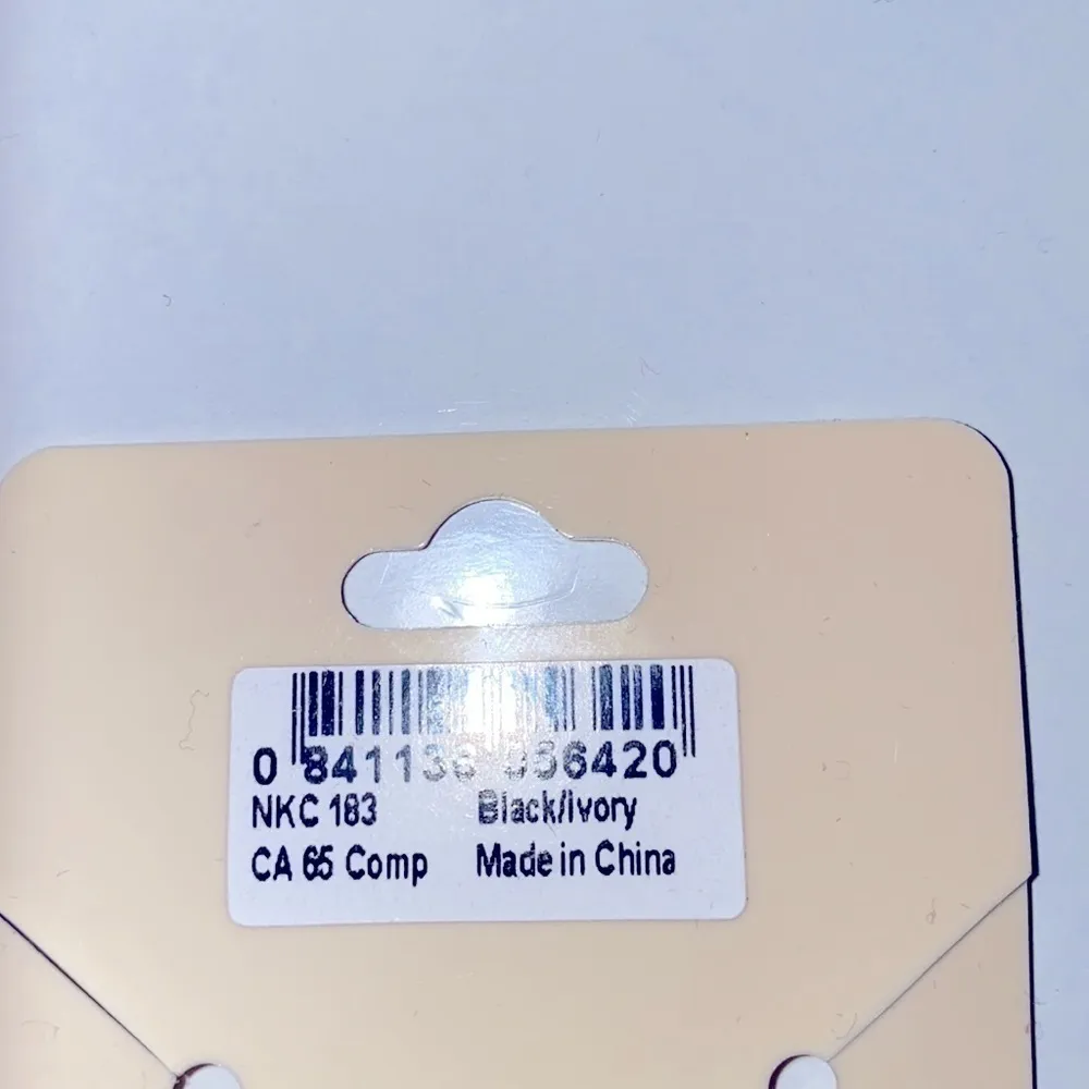 Amrita Singh Black and Ivory pendant necklace. Crystal accents. Lobster claspNWT - Image 6