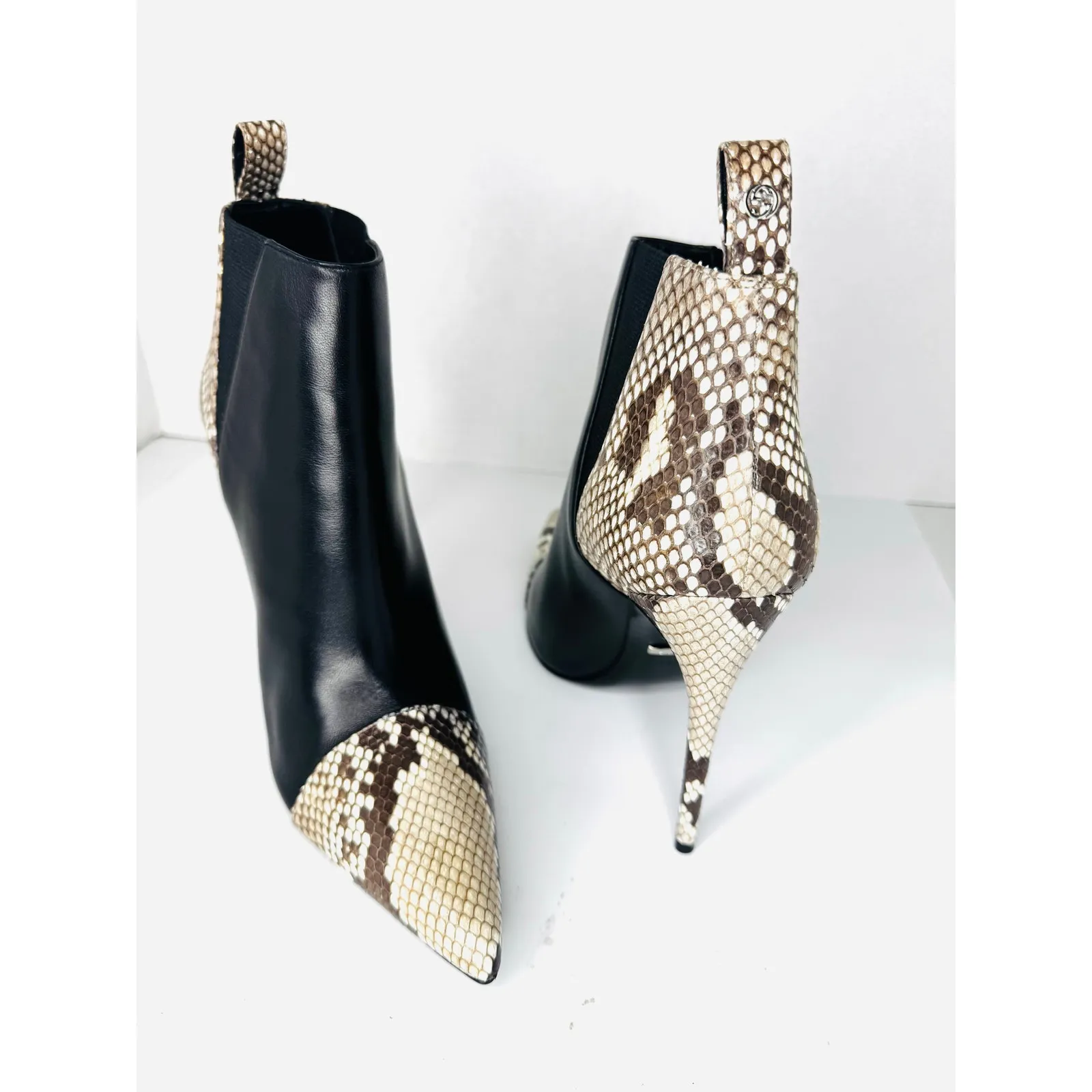 Gucci Black Leather And Roccia Python Pointed Toe Ankle stiletto Boots EU 39.5 - Image 10