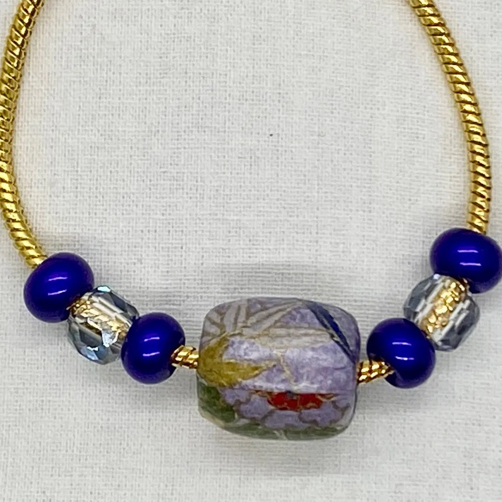 Floral Lavender Washi Bead & Glass beaded Gold Colored Snake Chain Bracelet Purple - Image 2