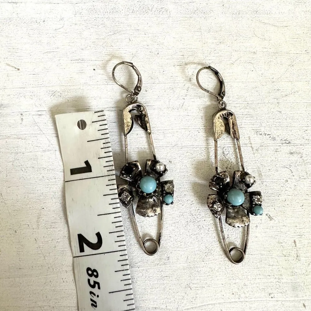 Safety pin flower Earrings - Image 6