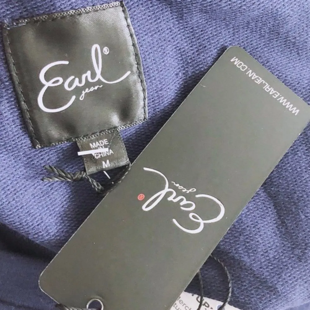 Earl Jean Crew Neck Navy Sweatshirt “Pretty Strong” Pullover Sweater Size M NWT - Image 8