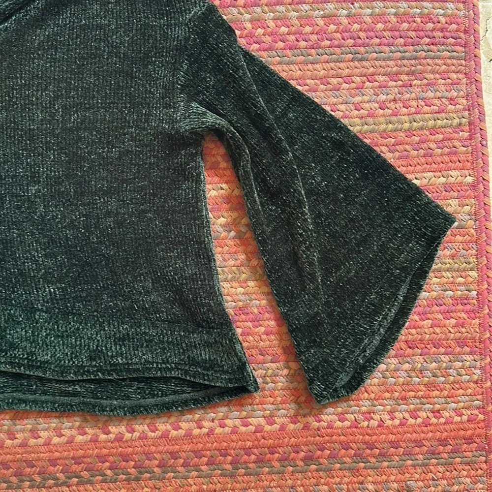 DARK HUNTER GREEN BELL SLEEVE CHENILLE PULLOVER HOODIE Size M - Image 5