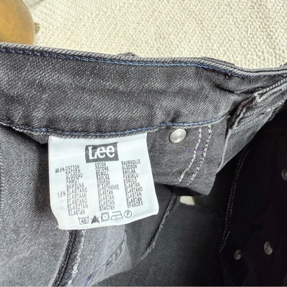 Vintage LEE Black Denim Stretchy Cut Off Shorts - Image 6