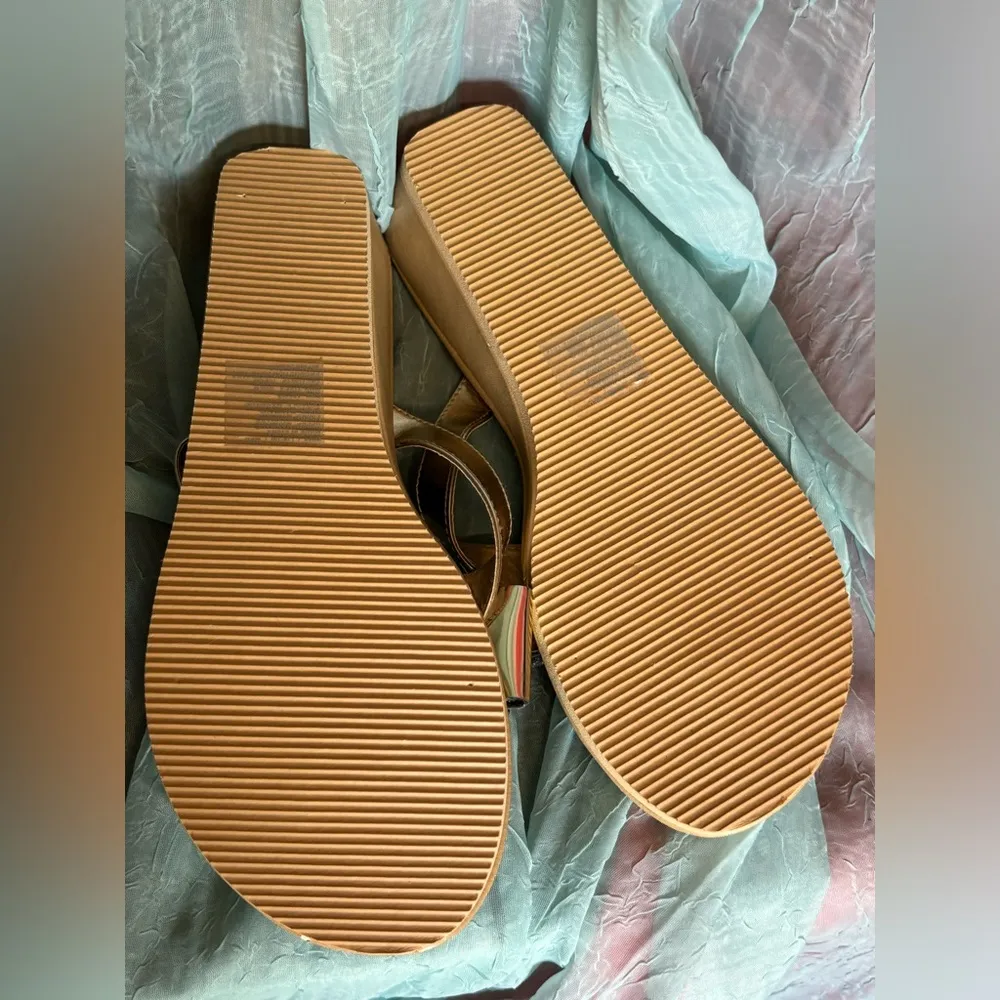 Simply Vera, Vera Wang Simply Vera Vera Wang sandals size 9 - Image 4