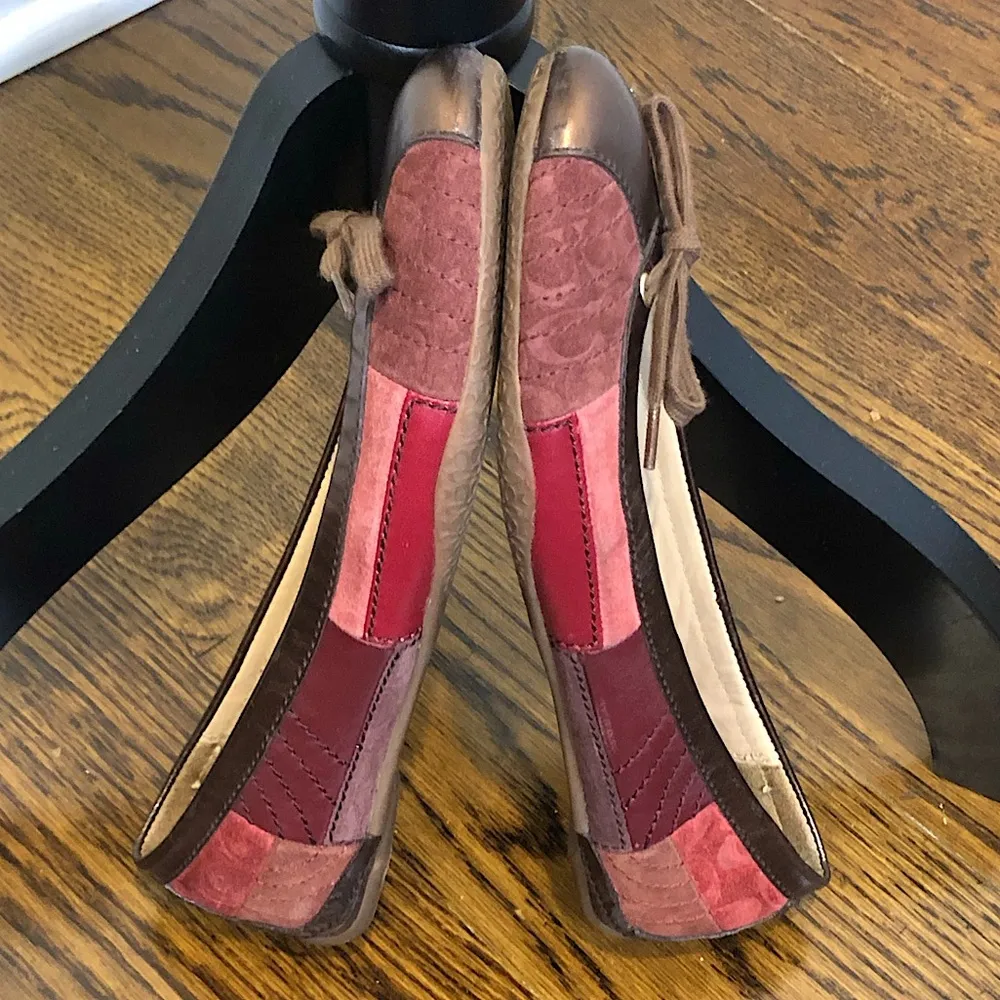 COACH Patchwork Logo Leather Low Heal Flat Shoes In Shades of Pink Bronze Sz 7.5 - Image 3