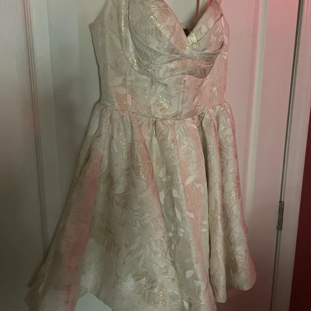 Windsor Cream Midi Dress - Image 2