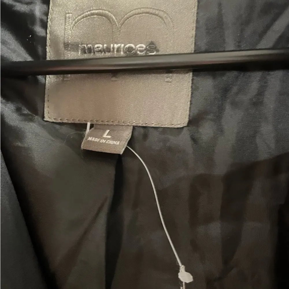 New without Tags Maurice’s Women’s Puffer Hooded Zip Up Jacket Large - Image 7