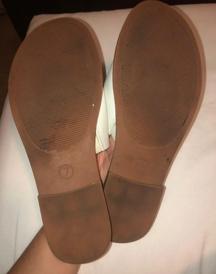 Universal Thread White Sandals Size 7 - Image 2