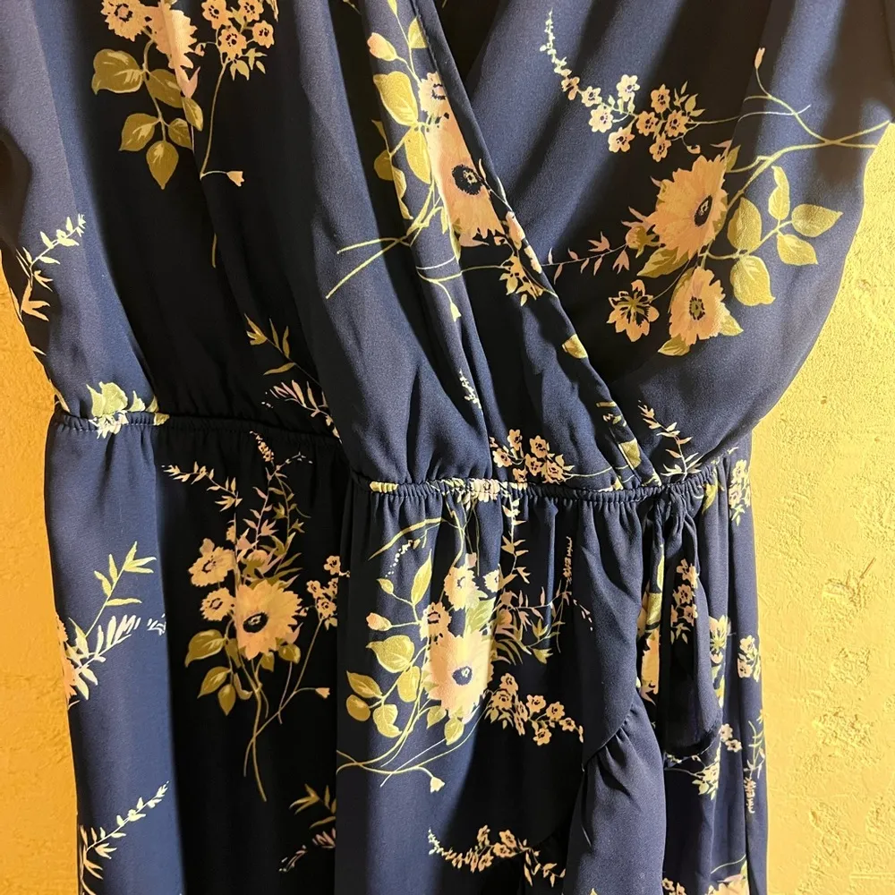 Miami Blue and White Ruffled Floral dress flowy faux wrap flutter sleeve - Image 6