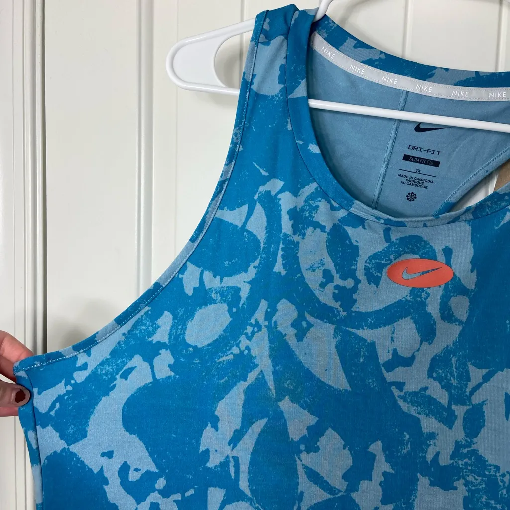 NEW Nike women’s blue patterned training racerback loose activewear tank‎ top 1X - Image 2