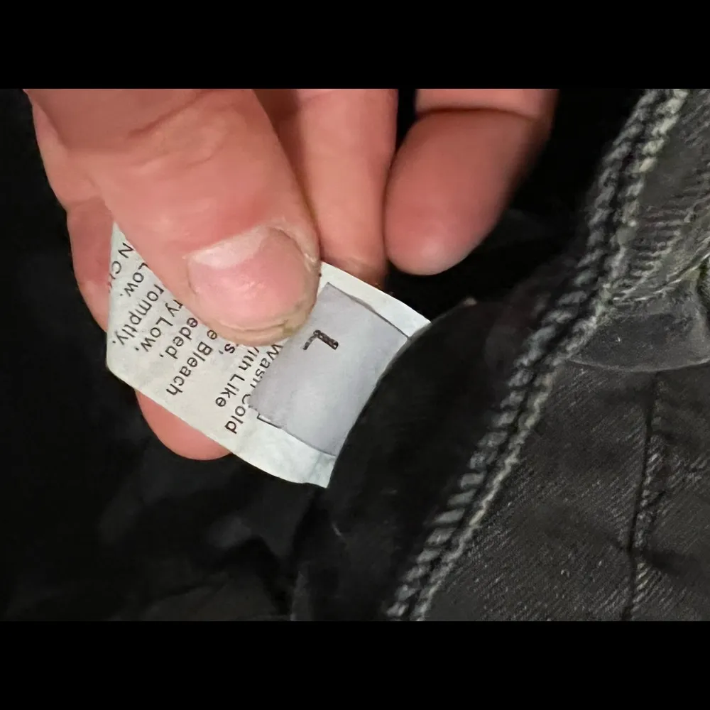 Shein Black Distressed Large Jeans - Image 5