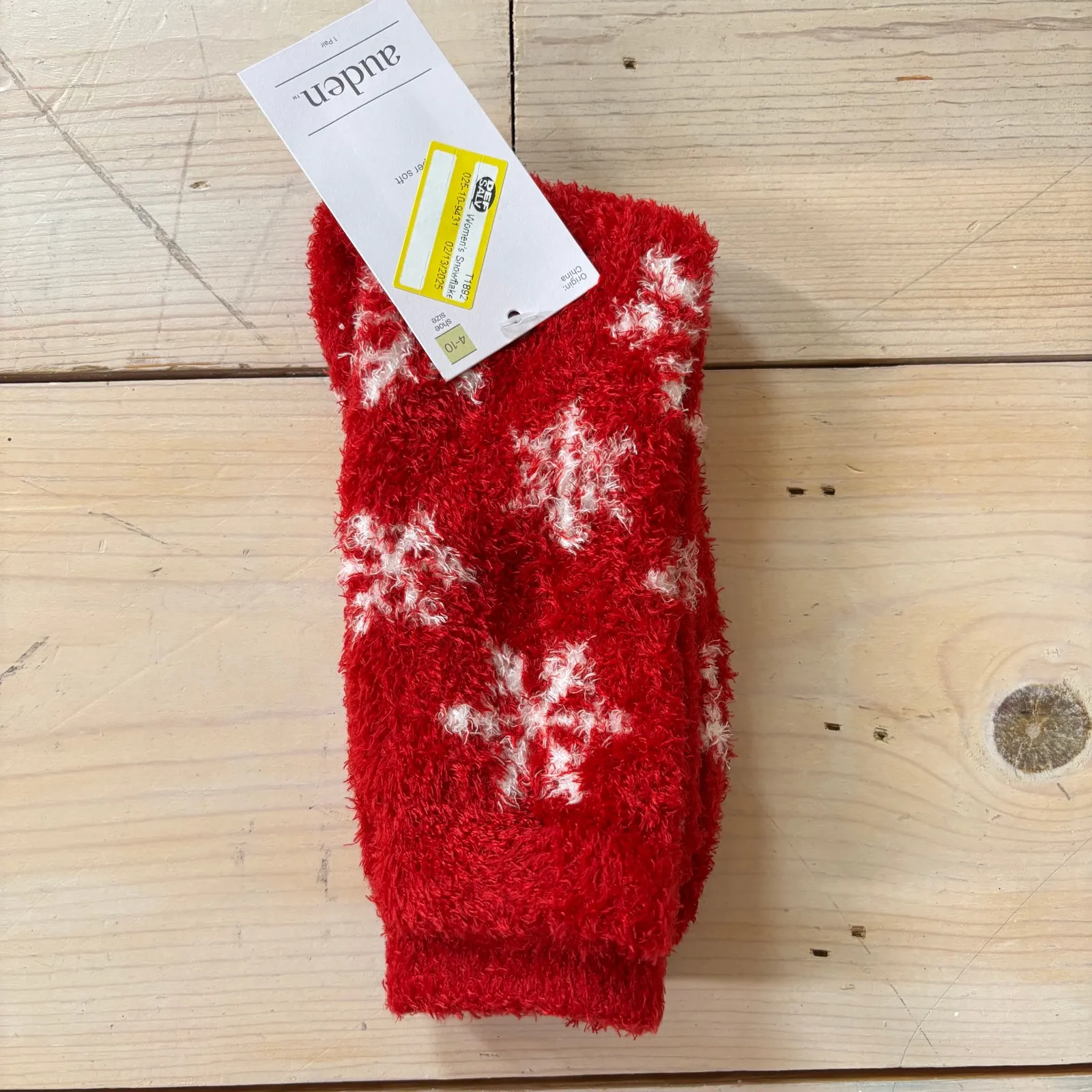 Auden NWT Women's Red Snowflake Cozy Crew Socks Size 4 - Image 2
