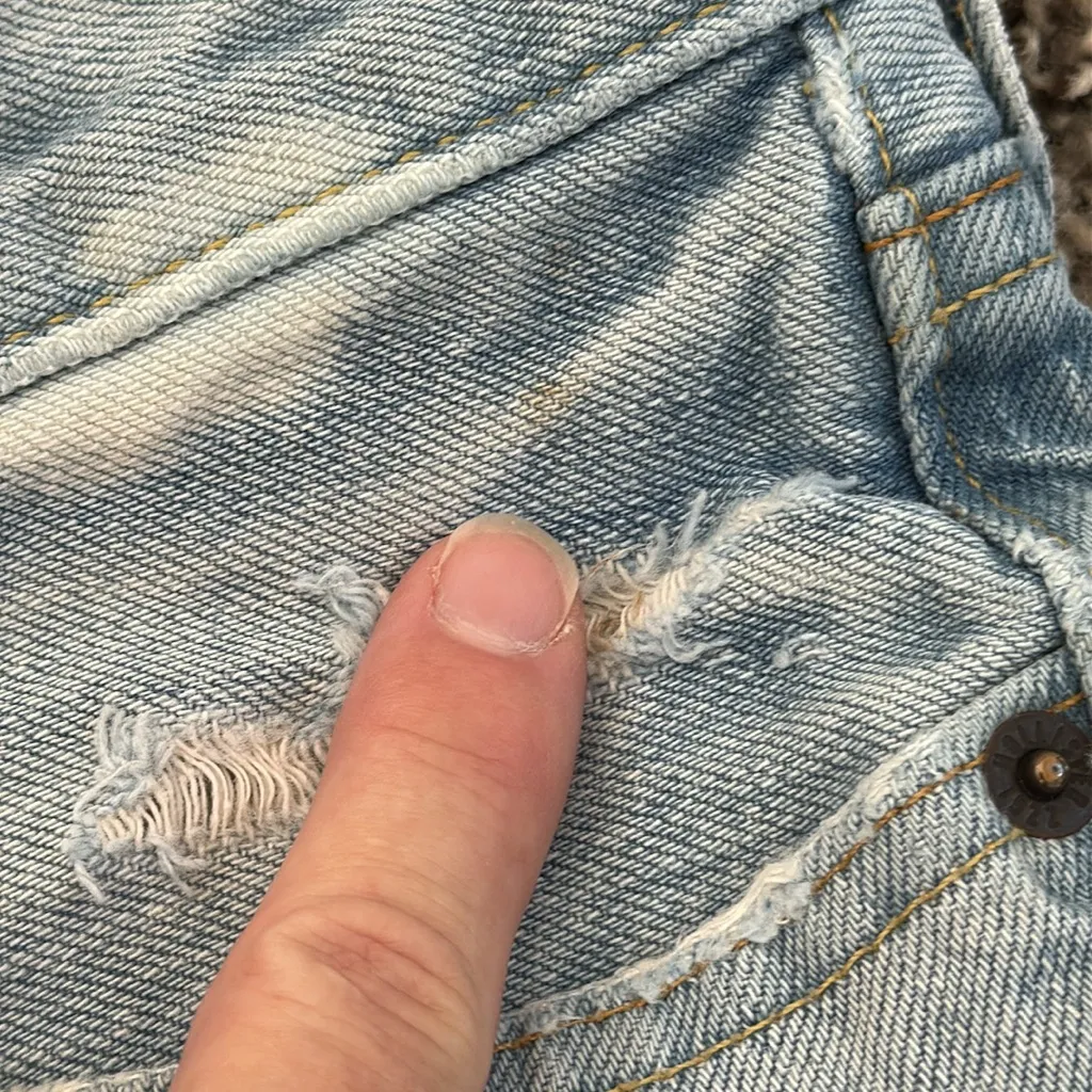 Hollister Women's Light Blue Jean Shorts - Image 4