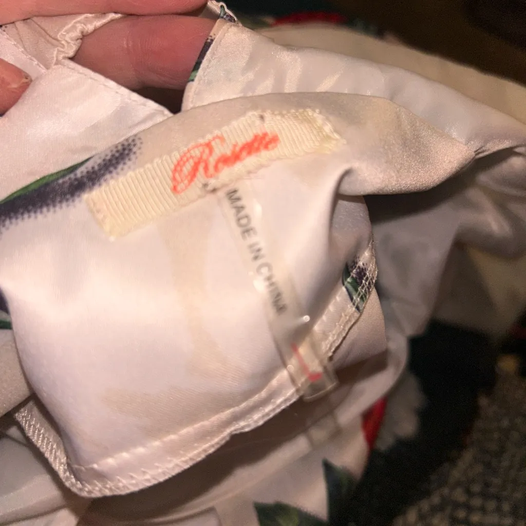 Rosette Floral Sleeveless Mini Dress with Red Roses EUC - Image 3