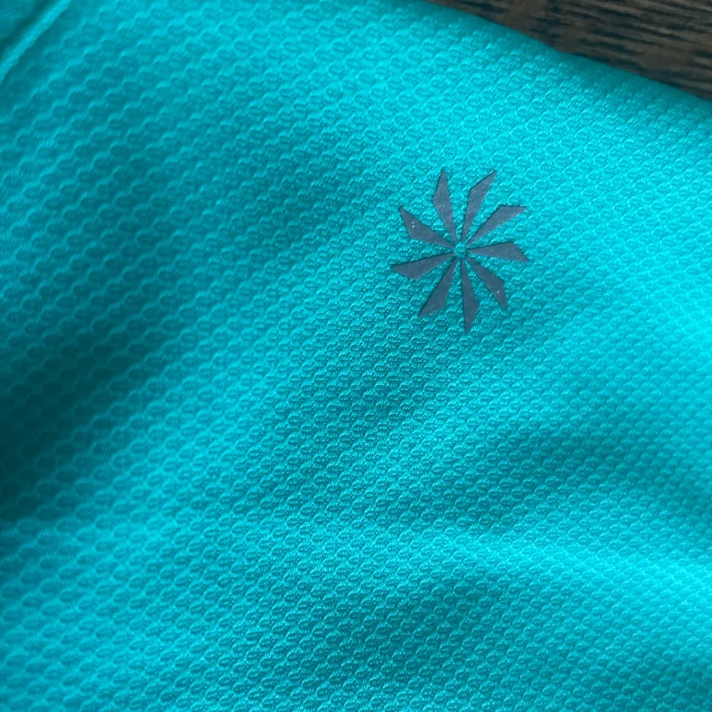 Athleta Wick It Wader Mint Coverup/Rash Guard - Size XS - Image 4