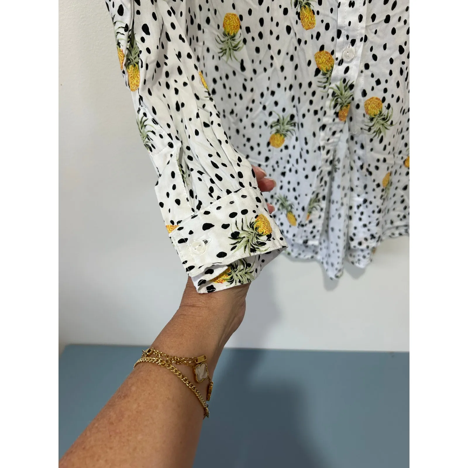 Velvet Heart White Pineapple Print Button Down - S - Image 5