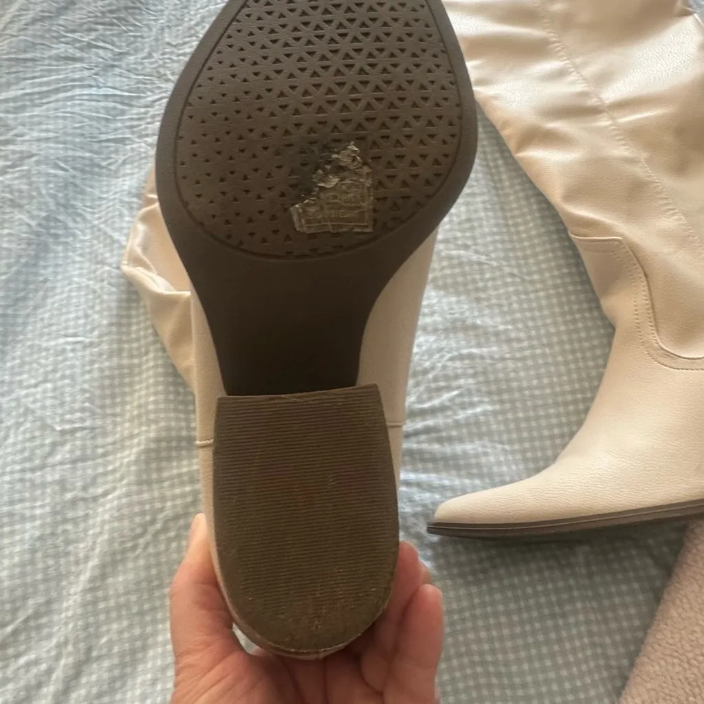 Elegant Cream Knee - Image 4