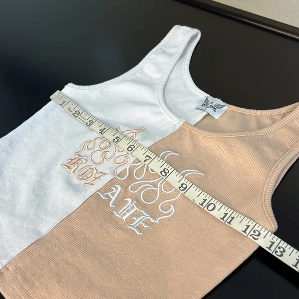 🔴 ROZ AVE cropped ribbed two tone tanktop with front embroidery, stretchy, sz M White Size M - Image 9