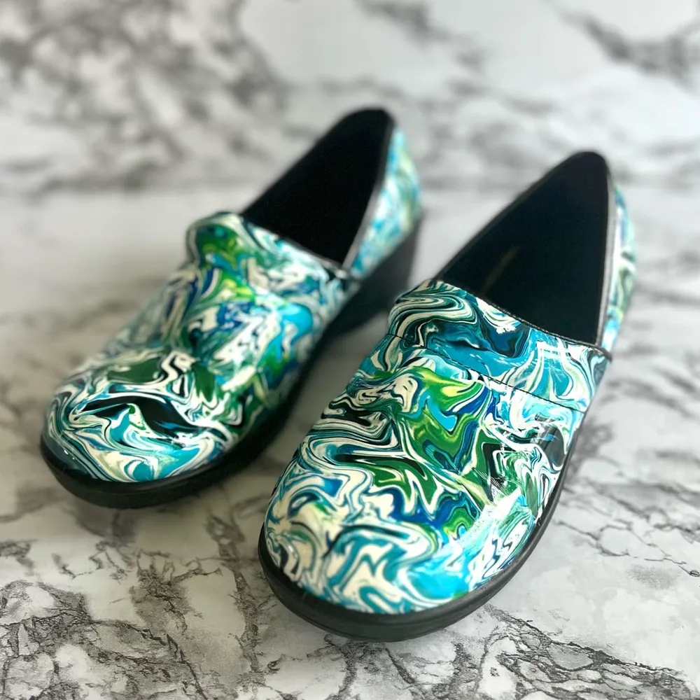 Savvy Brandy Shoes Nursing Blue Multi Floral Clogs 6.5 - Image 2