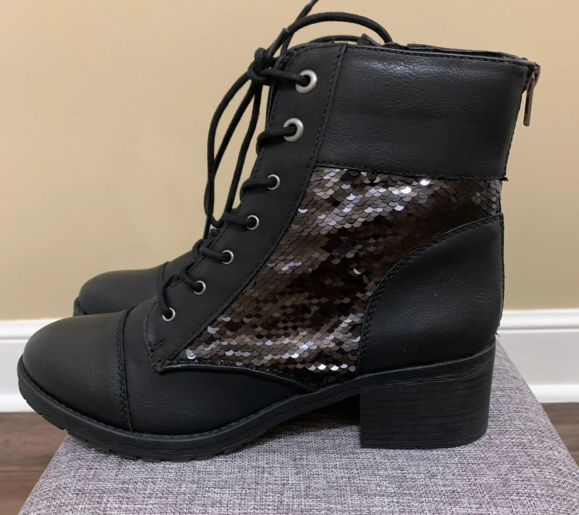 Sugar Black Sequin Klondike Combat Boots Size 10 - Image 6