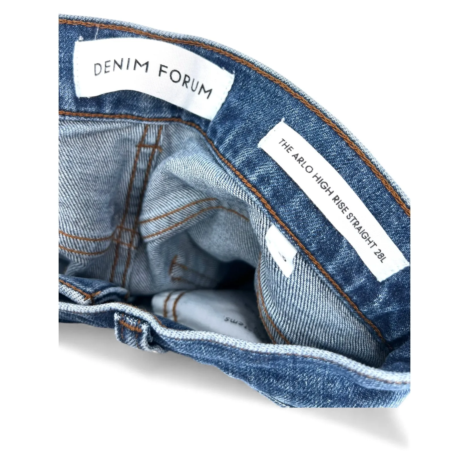 Denim Forum for ARITZIA 25 Womens Jeans Dark 28" inseam Straight Leg Classic - Image 4