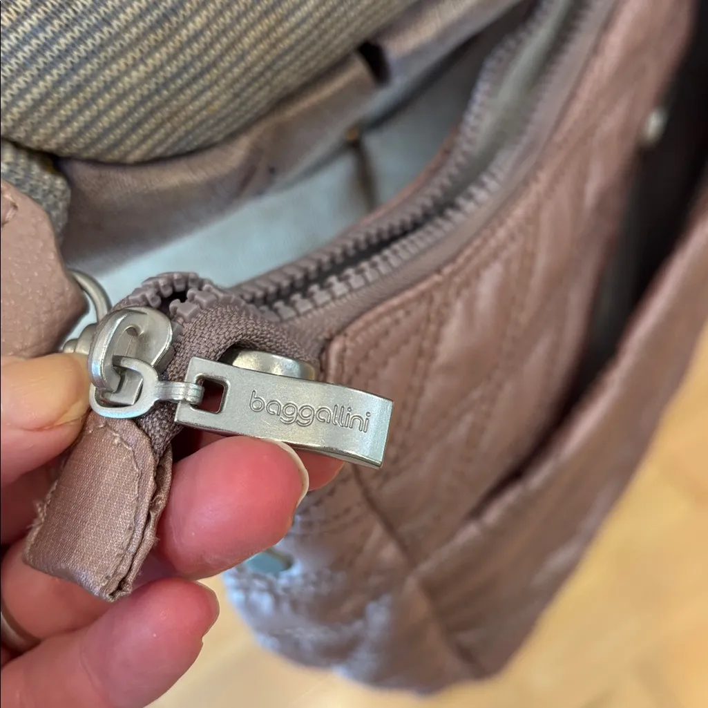 Baggallini Light pink mauve modern quilted nylon crossbody convertible RFID Bag - Image 8