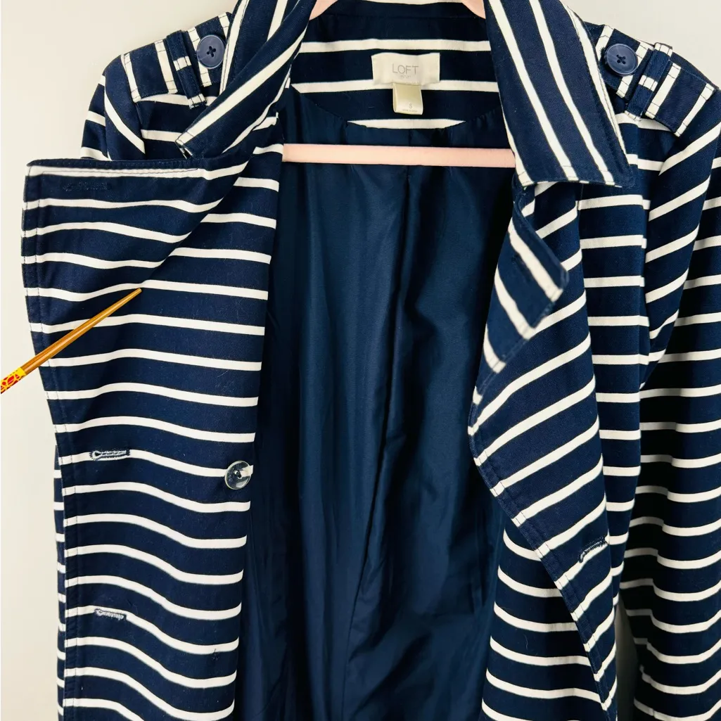 The Loft Double Breasted Navy Blue & White Sz Small Belted‎ Trench Coat - Image 10