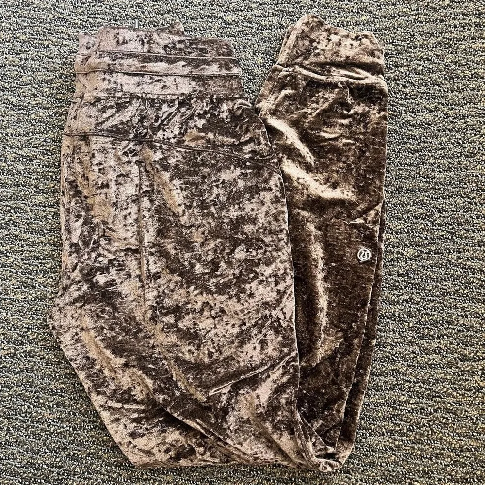 Lululemon crushed velvet joggers 6 - Image 3