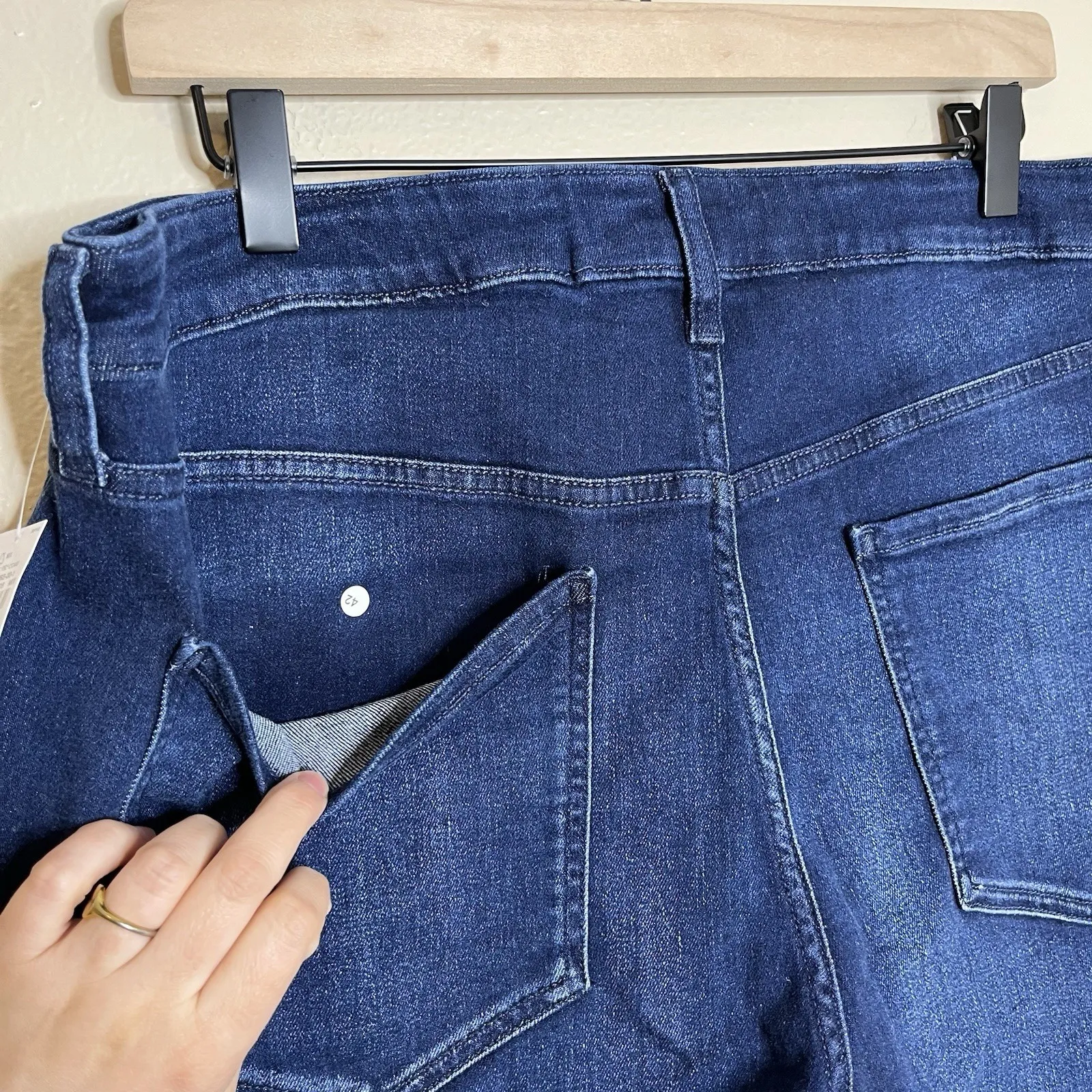 Old Navy High Rise Wow Jean Denim Shorts 18 Cuffed Dark Classic Long 8" Stretch - Image 7