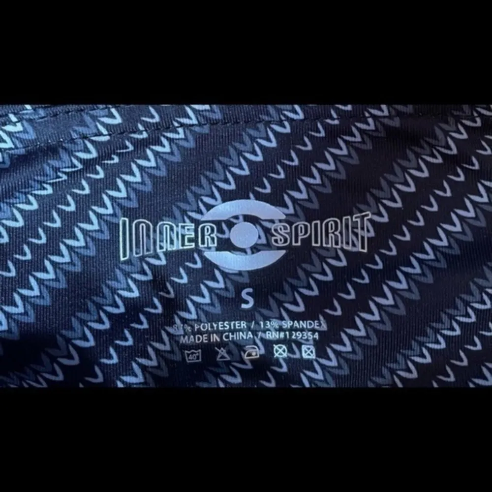 Inner Spirit Leggings Size Small Like New Gym Yoga Zig Zag Print Black - Image 3