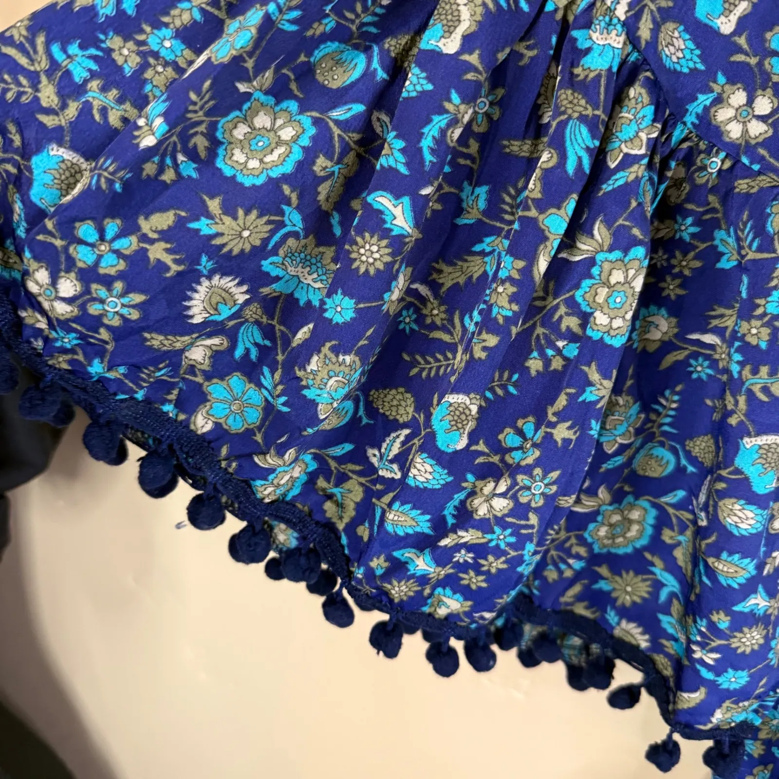 RAGA‎ Anthro Kassie Off Shoulder Floral Print Romper Pom Pom Small Travel Resort - Image 6