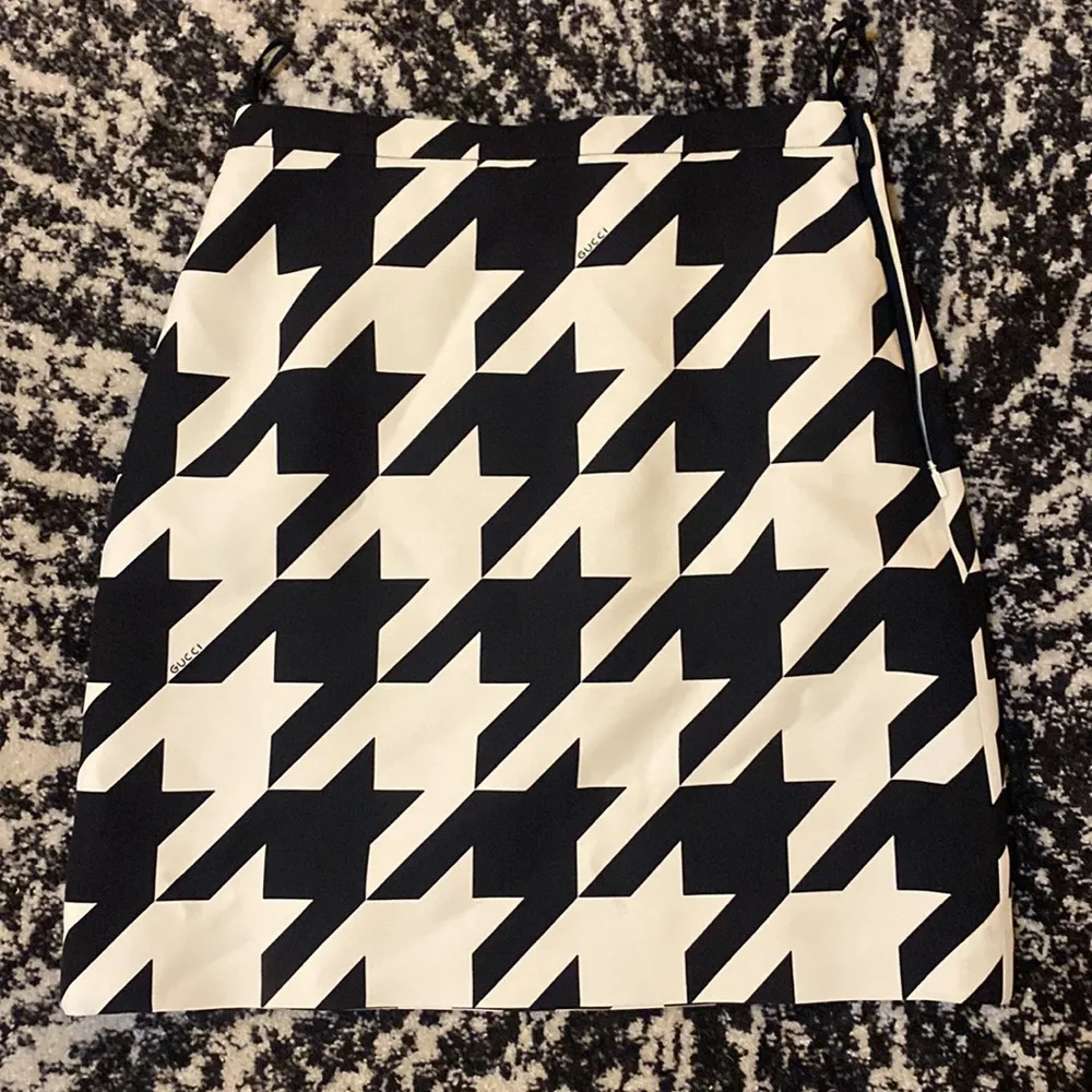 Gucci Houndstooth Silk and Wool Mini Skirt - Image 3