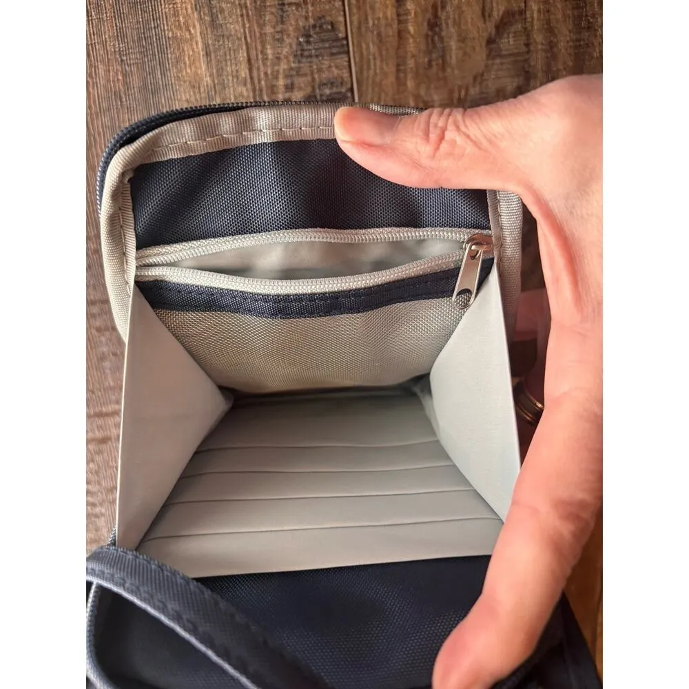 Travelon Travel Small Crossbody Bag Purse Anti Theft Pockets Zip Magnetic Gray - Image 4