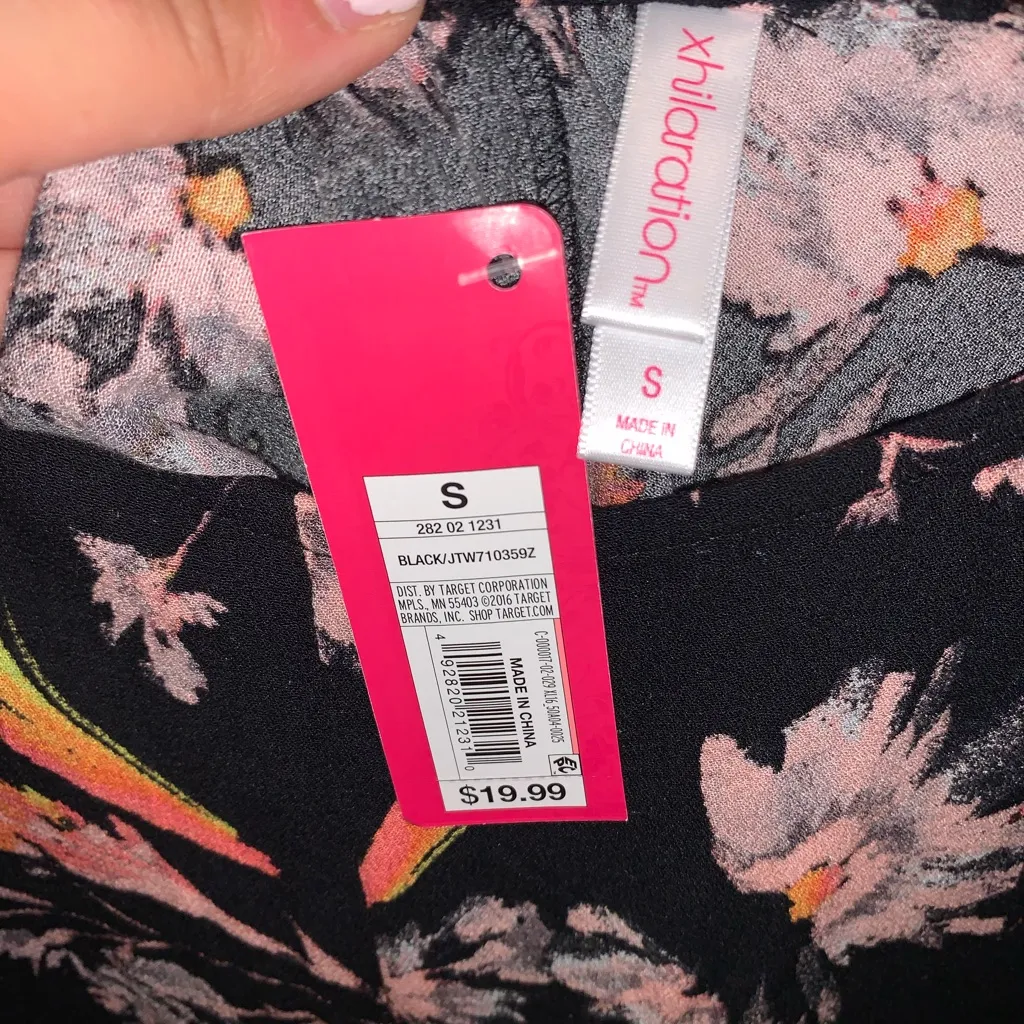 Xhilaration Black Floral Women's Blouse - Image 5