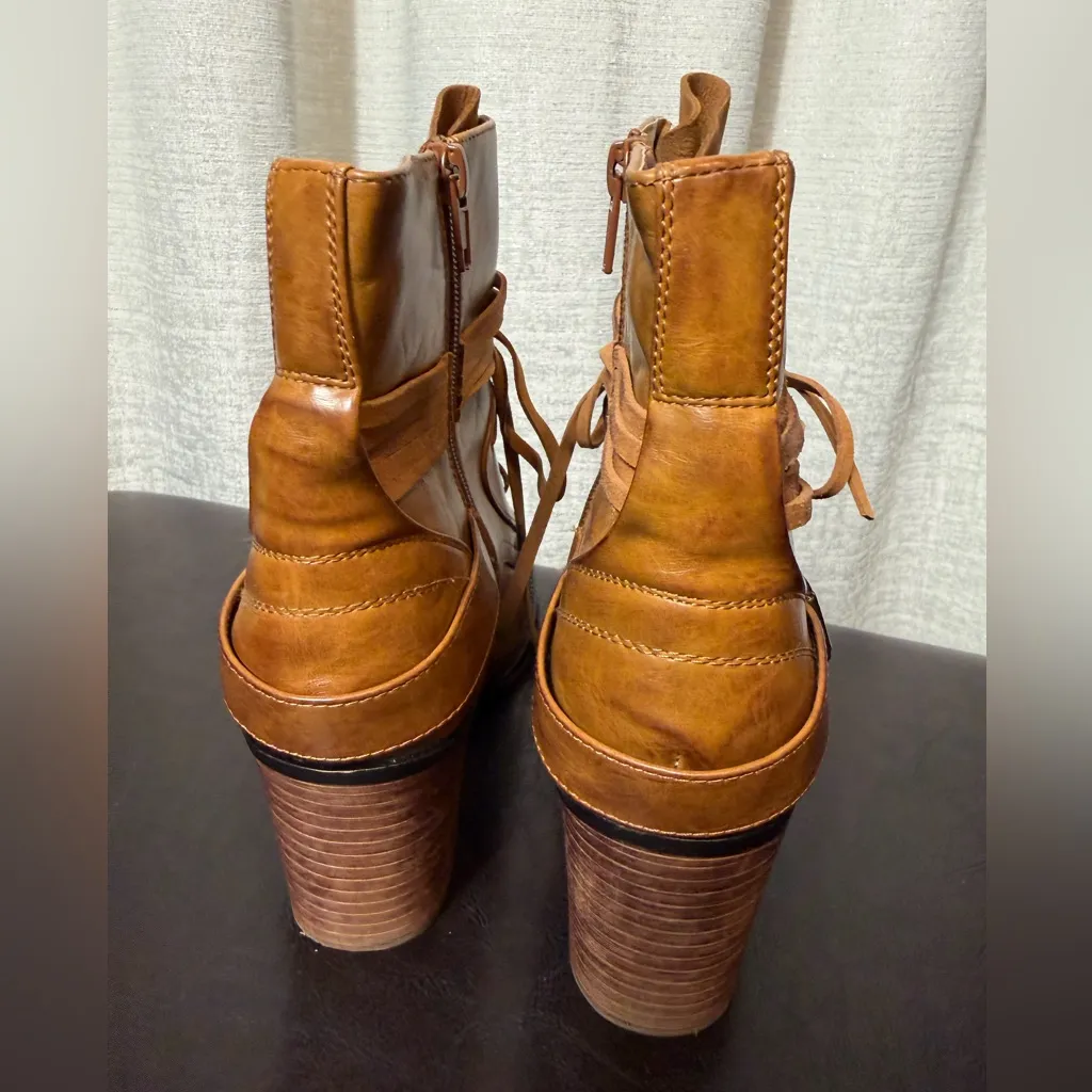 Celebrity pink Stylish Tan Ankle Boots for Women size 10M - Image 6