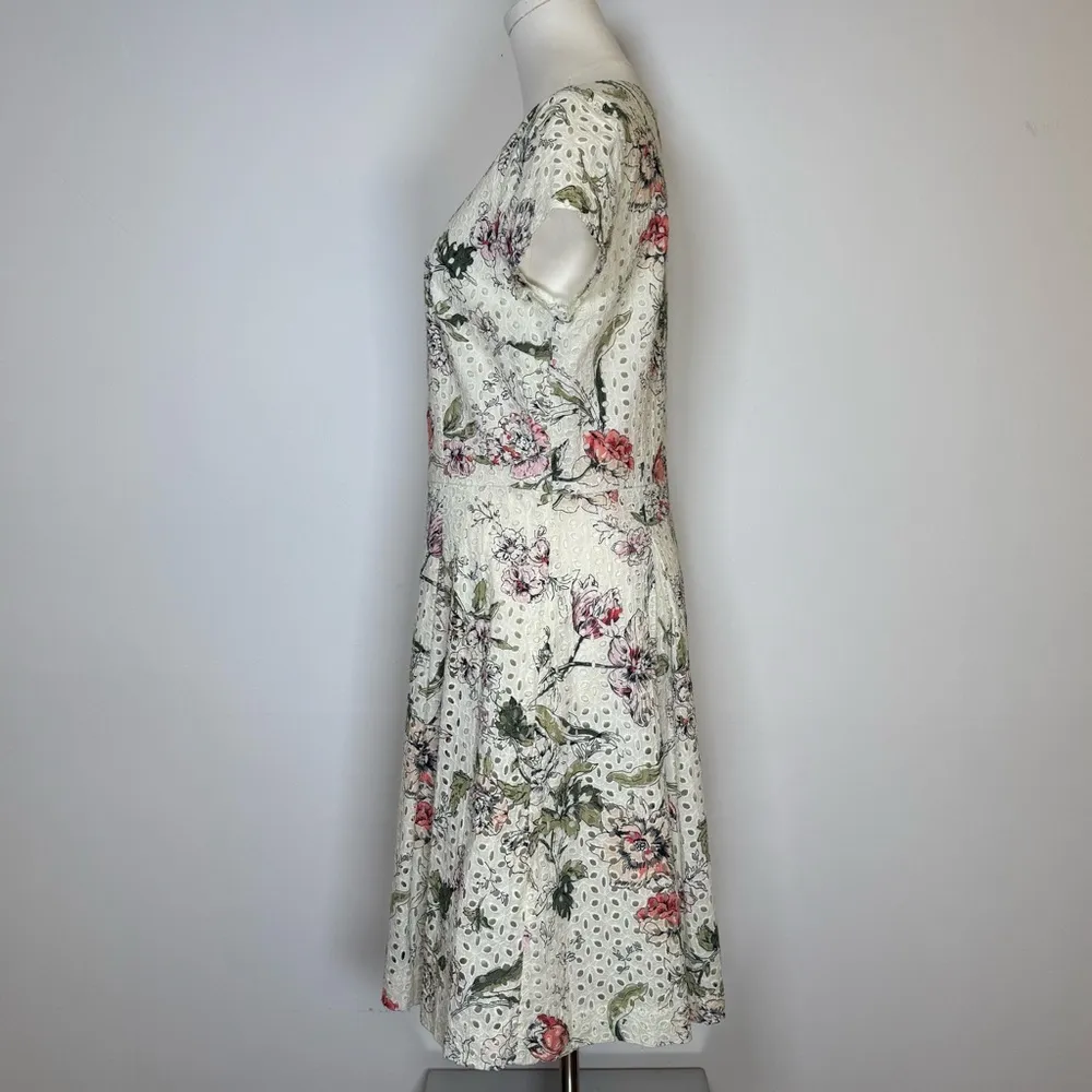 Ann Taylor Floral Eyelet V-Neck Short Sleeve Cotton Dress Women’s Size 8 - Image 4