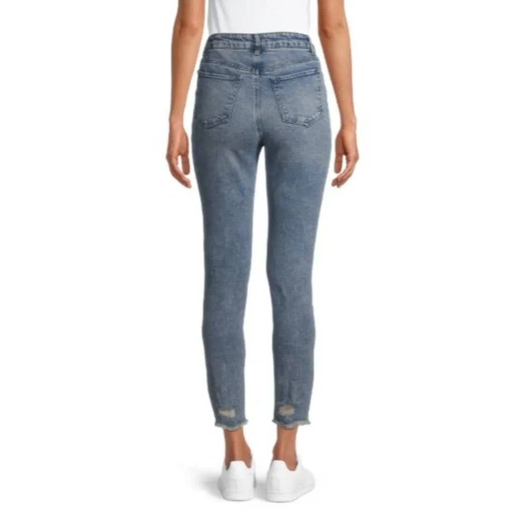 NWT Time and Tru Juniors’ Destructed Mom Jeans – Acid Wash Ripped Denim, Size 5 Blue - Image 2