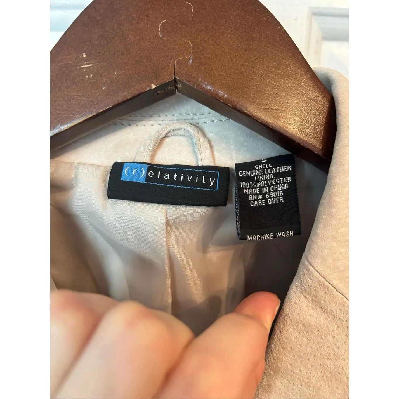 Relativity tan suede/leather jacket size small - Image 2