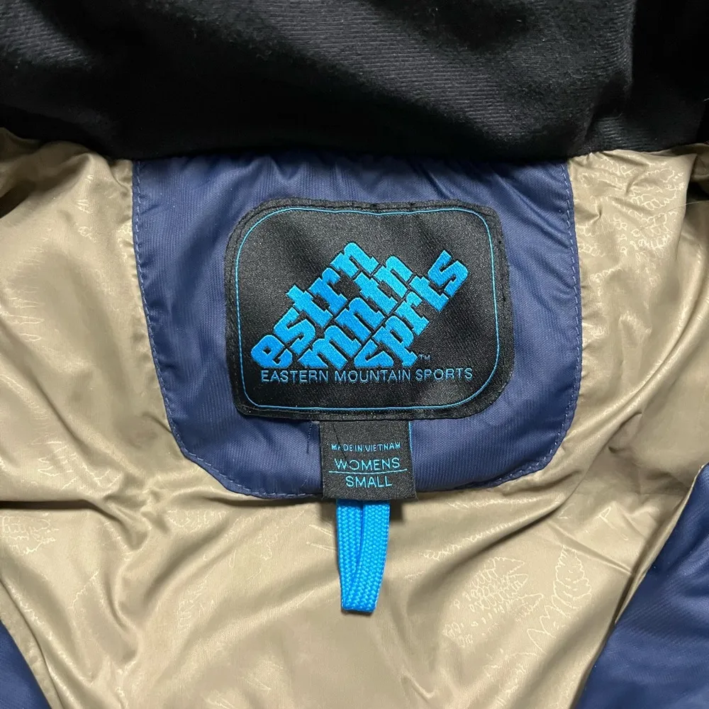 EASTERN MOUNTAIN SPORTS (EMS) Women’s down puffy coat parka with fur hood - Image 2