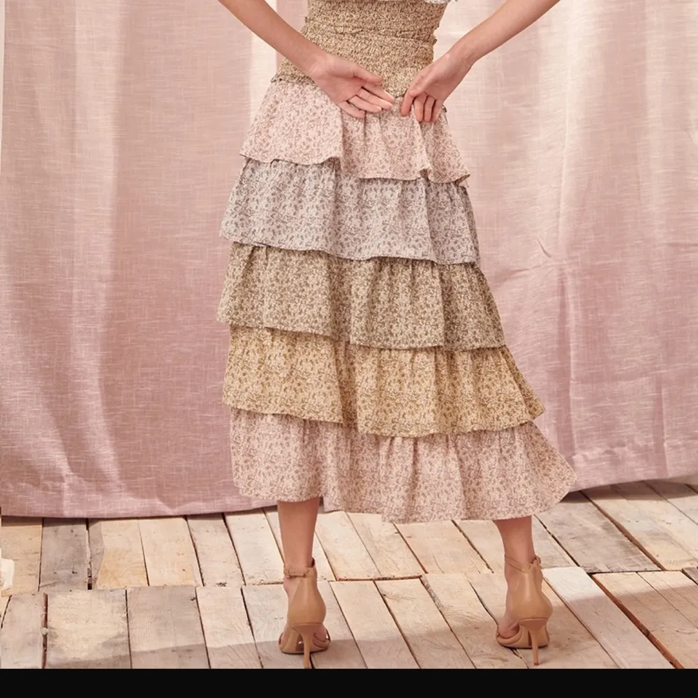 Storia Color Block Tiered Maxi Skirt Floral Smocked Waist Olive Multi Lined - Image 3