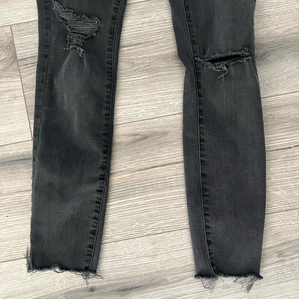 Madewell Petite Curvy High-Rise Skinny Jeans in Black Sea | 25 Petite - Image 6
