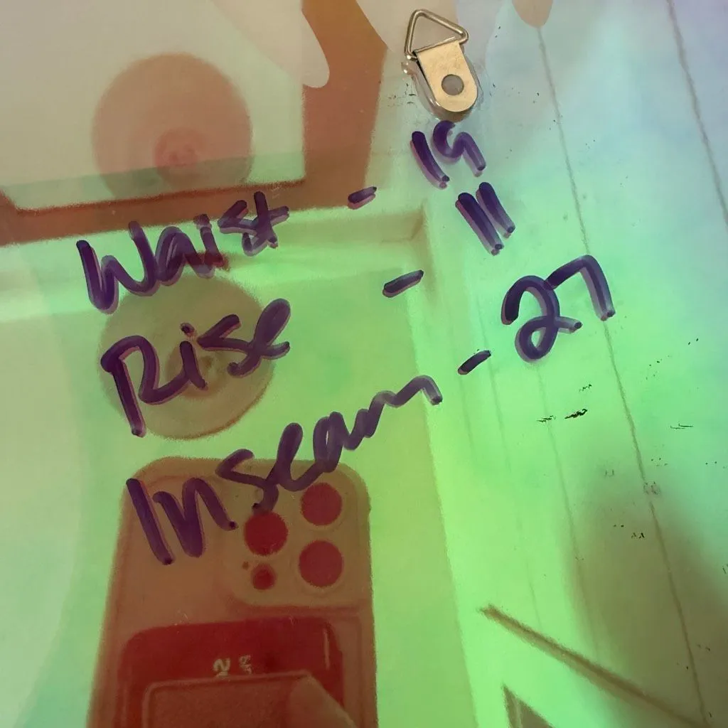 Fabulously Slimming by Chico’s Women’s 3 Black Gray Patterned Pull on Pants - Image 5