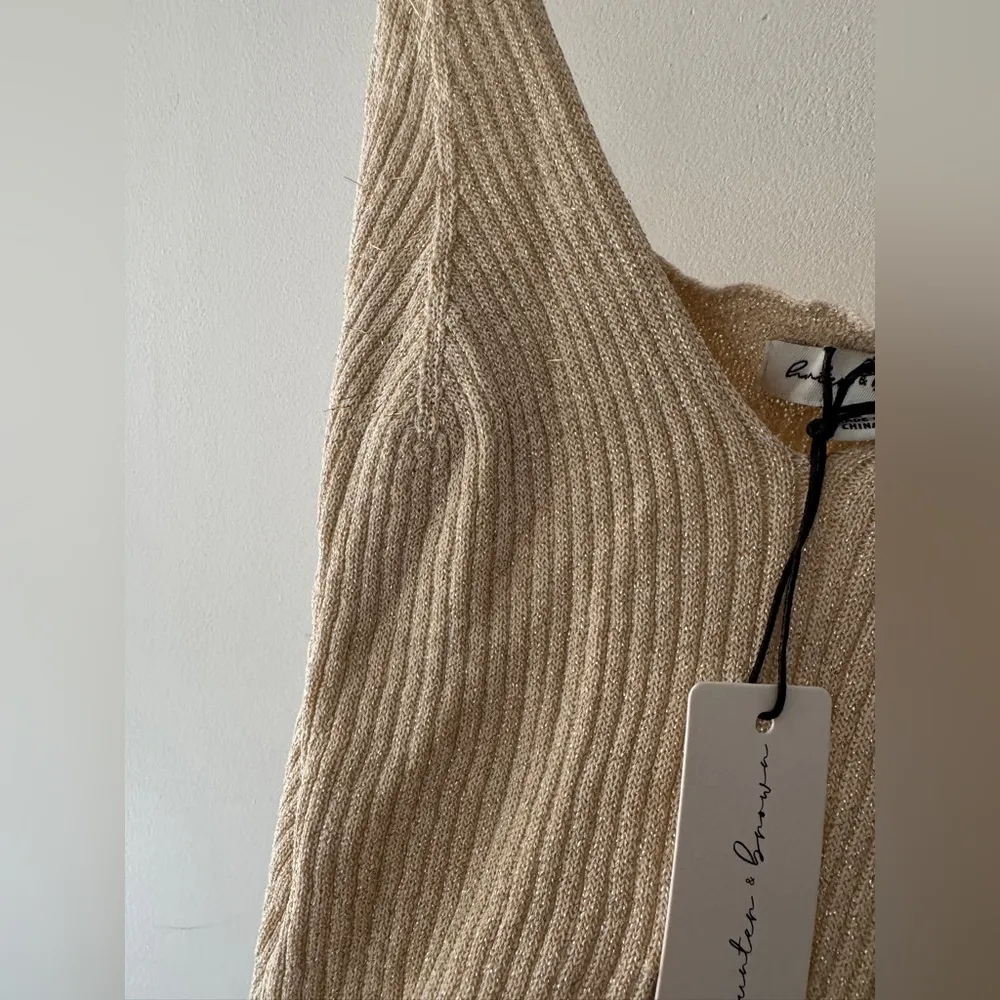 NEW!! Hunter & Brown Gold Shimmery V Neck Tank Top Size L - Image 2