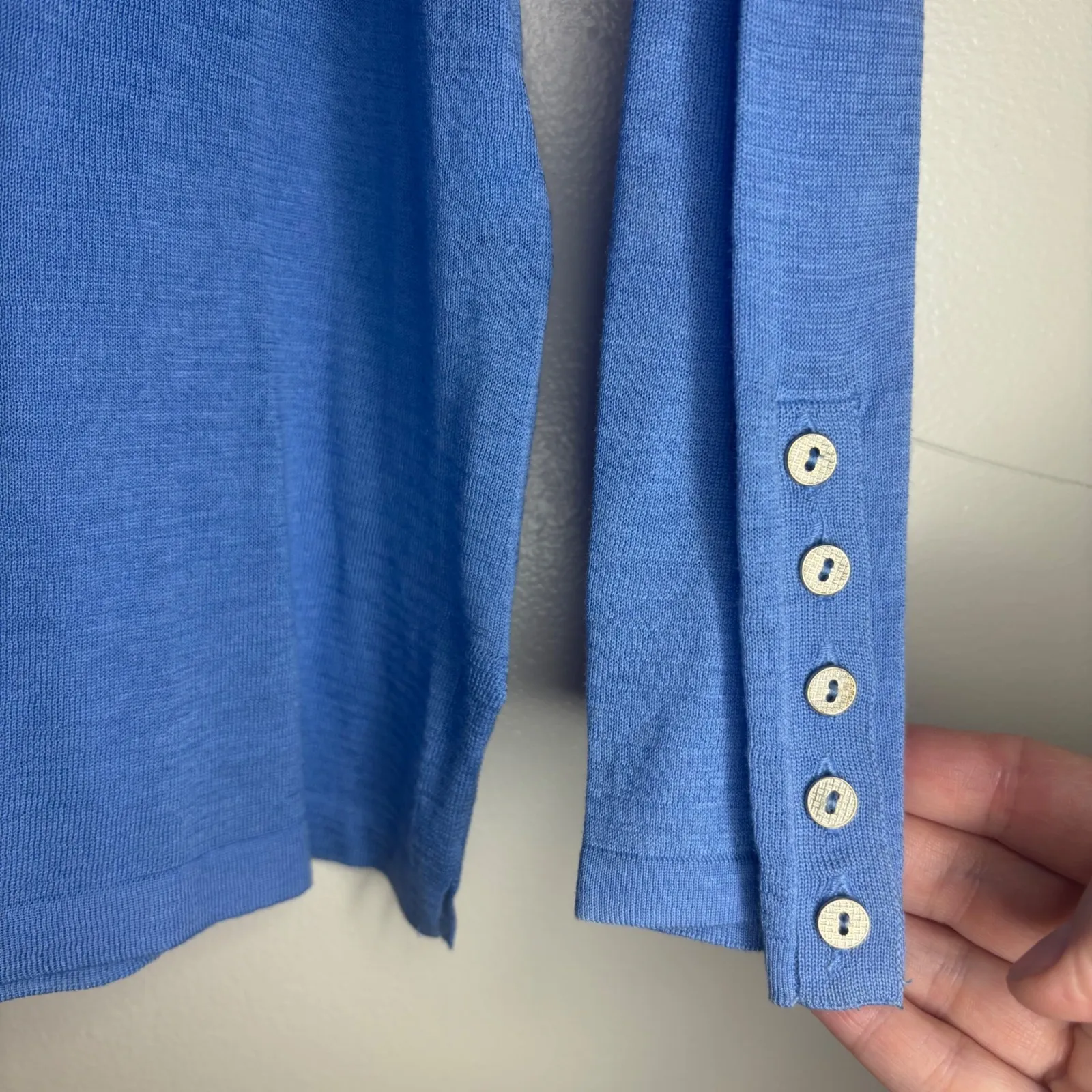 J. McLaughlin Blue‎ Long Sleeve Button Cuff Knit Top Medium Silk Cotton - Image 3